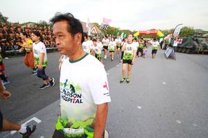 BIB: 
                            <button type="button" onclick="openModal(3530989)" class="btn btn-primary btn-sm float-right btn-popup" data-toggle="modal" data-target=".modal-high-quality">
                        <i class="fas fa-shopping-cart"></i> Add to Cart
                    </button>
                                            <button type="button" onclick="isThisMe(3530989, true)" class="btn btn-success btn-sm float-right btn-popup btn-isme hidden" data-toggle="tooltip" data-placement="bottom" title="นี่คือรูปของคุณใช่ไหม คลิกที่นี่เพื่อเอาเข้าอัลบั้ม">
                        <i class="fas fa-plus"></i> Add to album
                    </button>
                    <button type="button" onclick="isThisMe(3530989, false)" class="btn btn-warning btn-sm float-right btn-popup btn-isnotme hidden">
                        <i class="fas fa-ban"></i> Remove from album
                    </button>